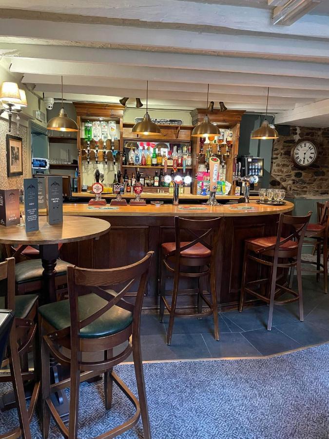 The Fountain Inn & Riverside Restaurant Okehampton Esterno foto