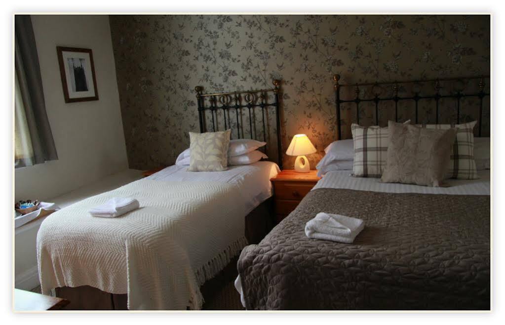 The Fountain Inn & Riverside Restaurant Okehampton Esterno foto